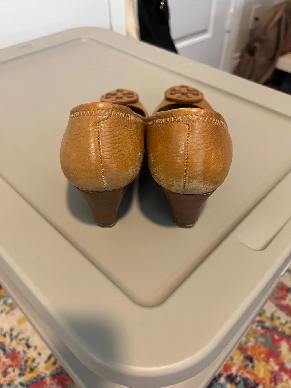 Tory Burch Women's Tan Leather Round-Toe Wedge Flats